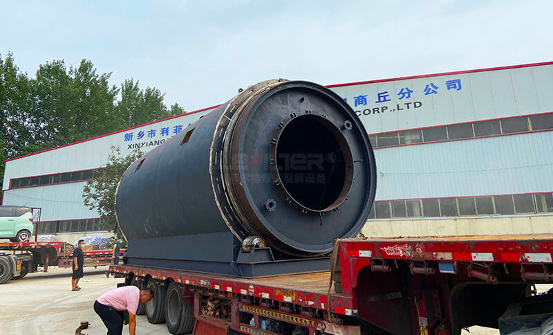 河北石家莊10萬噸輪胎煉油項(xiàng)目訂購(gòu)設(shè)備發(fā)車03